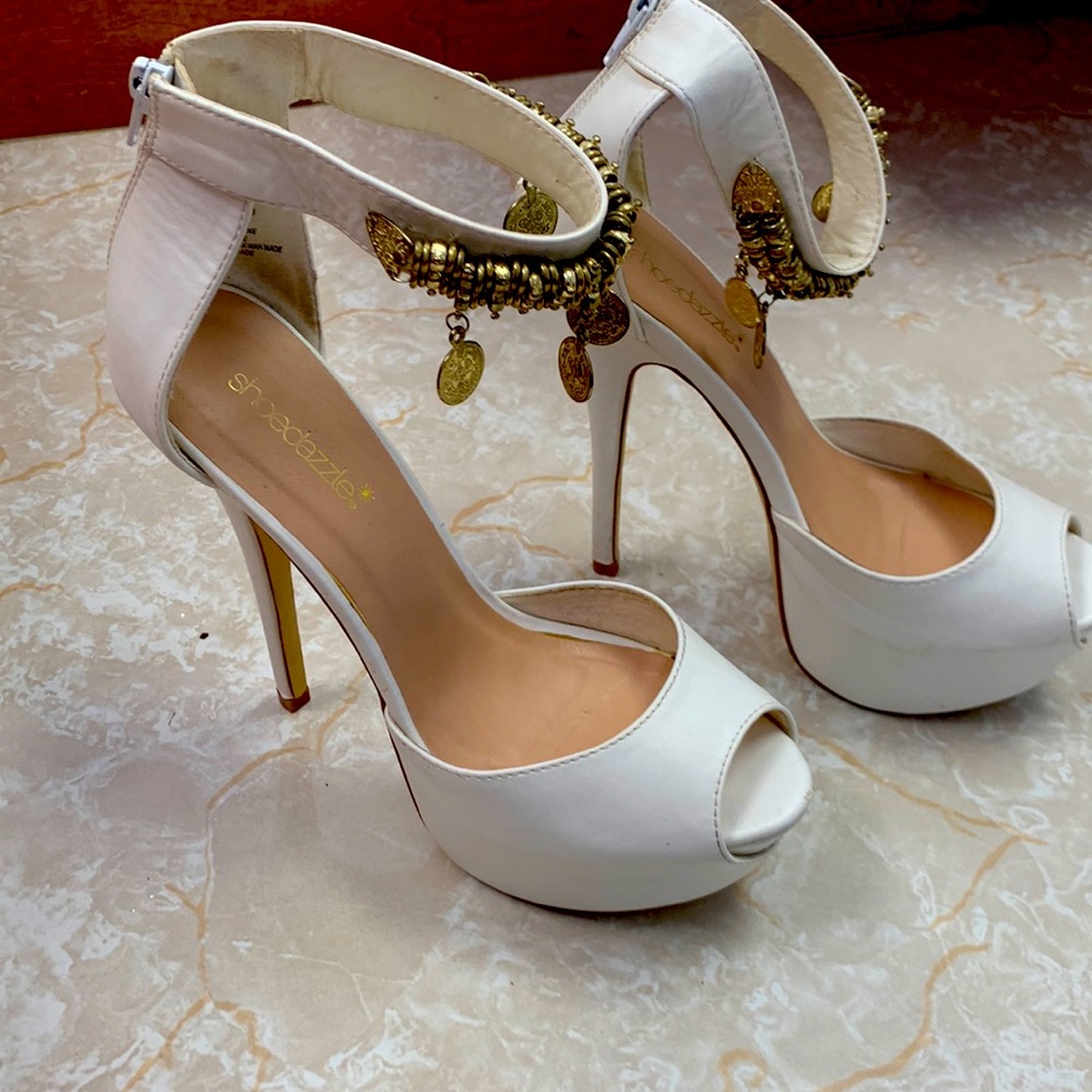 Shoe dazzle size 9 shimmer shoes